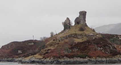 Rayo daña legendario castillo en Escocia (VIDEO) 