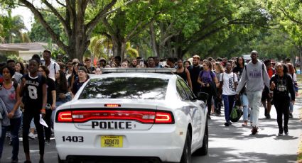 Suspenden a policía por no actuar en tiroteo de Florida