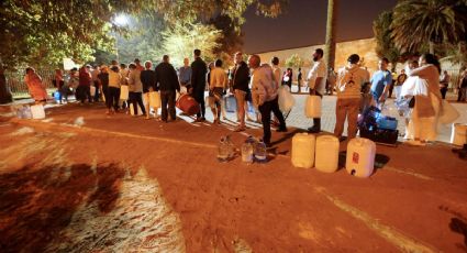 Ciudad del Cabo afronta grave sequía; población hace filas para obtener agua (VIDEO)