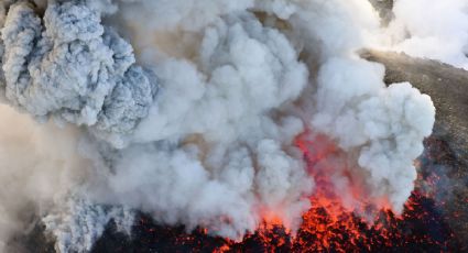 Volcán japonés Shinmoedake realiza erupciones explosivas (VIDEO)