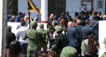 Al menos 3 heridos al desplomarse un templete en Michoacán (VIDEO)