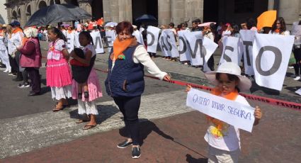 Mujeres clausuran simbólicamente edificio del Palacio de Gobierno en Edomex