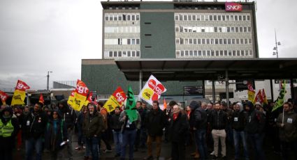 Francia vive jornada de huelga en el sector ferroviario (FOTOS)