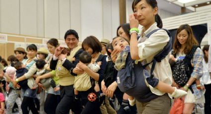 Mujer japonesa tiene que disculparse en el trabajo por estar embarazada 