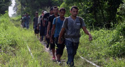 Salen migrantes de Oaxaca rumbo al norte del país