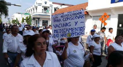 Trabajadores del ISSSTE en Chipas exigen la devolución de plazas (VIDEO)