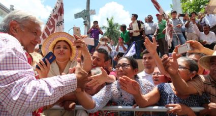 Eva Cadena increpa a AMLO en Veracruz (VIDEO) 