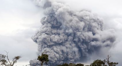 Volcán Kilauea hace explosión y destruye 37 casas (VIDEO)