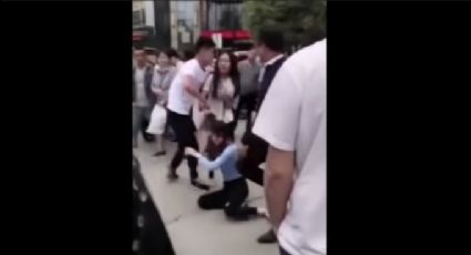 Mujer golpea a la amante de su esposo y él sorprende con su reacción (VIDEO)