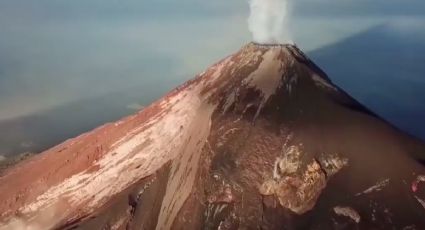 Volcán de Fuego y Santiaguito amanecen con 7 explosiones por hora en Guatemala (VIDEO)
