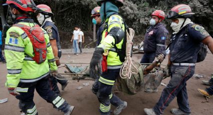 Papa Francisco 'profundamente apenado' por violenta erupción de volcán en Guatemala (VIDEO)