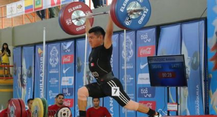 Pesista Antonio Vázquez sorprende a campeón y le da oro a México en 62 kilos