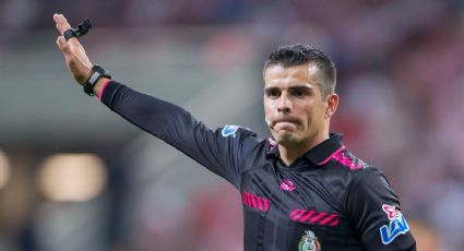 Árbitro Fernando Hernández silbará el duelo Chivas contra Cruz Azul 