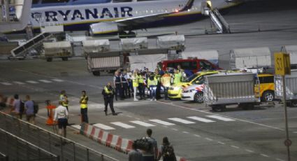 Evacuan avión en aeropuerto holandés por amenaza de bomba (FOTOS) 
