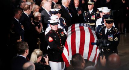 Comienza ceremonia en honor a John McCain en Washington (VIDEO)