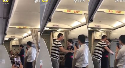 Despiden a azafata a quien le propusieron matrimonio en pleno vuelo (VIDEO) 