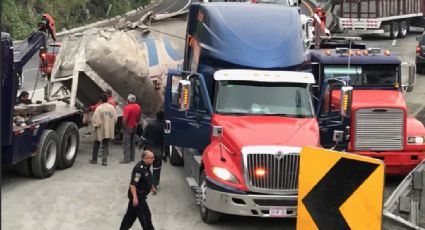 Volcadura provoca caos vial en la México-Cuernavaca (VIDEO)