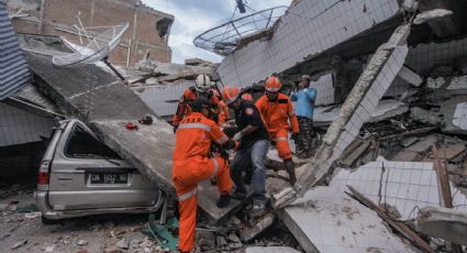 Suman 832 muertos tras terremoto y tsunami de Indonesia (VIDEO) 