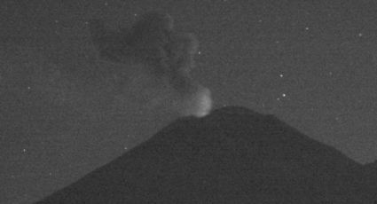 Fumarola de vapor de agua, gases y ceniza registra el Popocatépetl