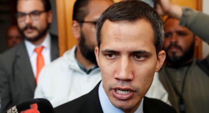 Fiscal venezolano pide prohibir salida del país a Juan Guaidó