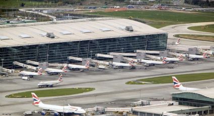 Aeropuerto de Heathrow en Londres suspende vuelos tras avistamiento de un drone