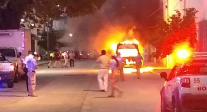 Hombres armados incendian en Acapulco vehículo del servicio público