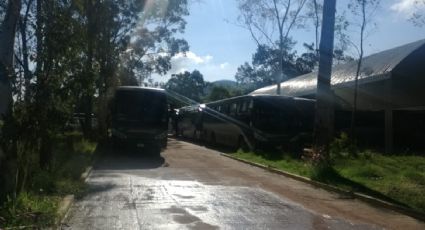 Normalistas de Tenería vuelven a secuestrar autobuses y operadores 
