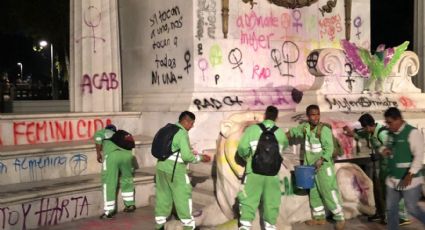 Marchan feministas; algunas pintan monumentos y destrozan comercios