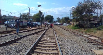 CNTE libera vías férreas en Uruapan (VIDEO)