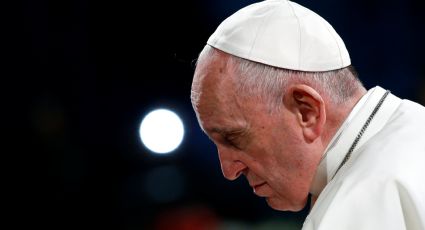 Quien rechaza a los homosexuales "no tiene corazón humano": papa Fransico