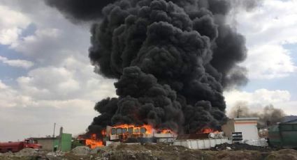 Se incendia fábrica de reciclado en Toluca