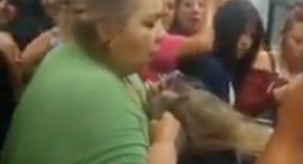 Dos mujeres protagonizan pelea en Línea 12 del Metro (VIDEO)