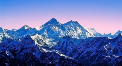 Emiten expedición para volver a medir altura del Everest (VIDEO)
