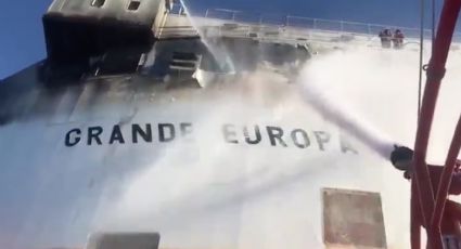 Se incendia buque con mil 800 vehículos a bordo en islas españolas (VIDEO)