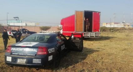Sin instrumentos ni consolas, recuperan camión robado de Café Tacvba