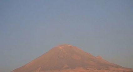 Volcán Popocatépetl emite vapor de agua y gases