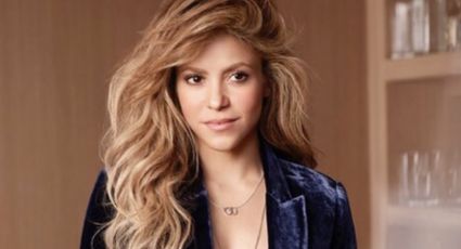 Shakira muestra su talento como diseñadora en diminuto bikini