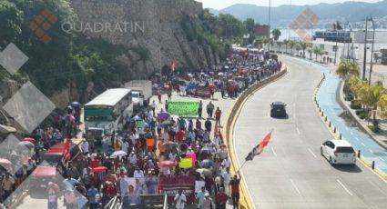 Marchan en Acapulco para festejar primer aniversario del triunfo de AMLO