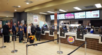 Clientas discriminan a jefe de Burger King por hablar español en Florida (VIDEO)