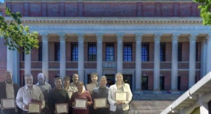 La foto "editada" de miembros del Instituto del Petróleo en Harvard