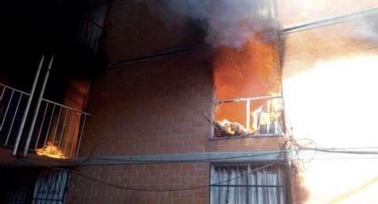 Se registra incendio en un edificio de Iztapalapa