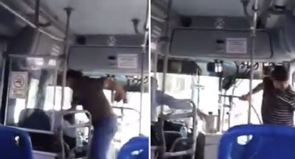Pasajero golpea a chofer de camión por no bajarlo donde le pidió (VIDEO)