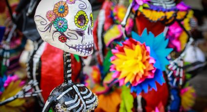 Piñatas y catrinas: símbolos mexicanos fusionados