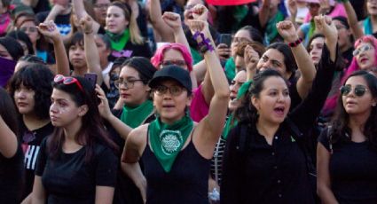 Se suman universitarias de Veracruz al paro nacional #UnDíaSinNosotras