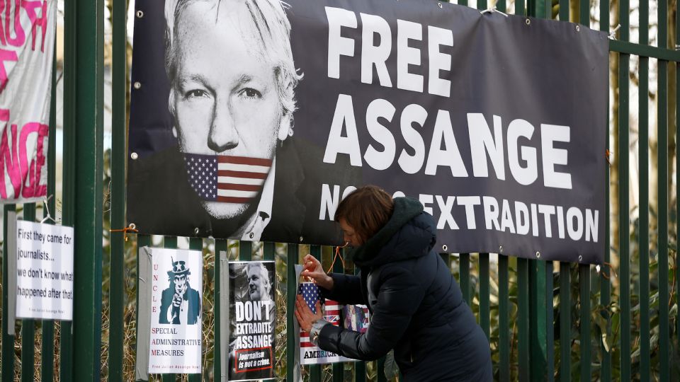 El fundador de WikiLeaks, Julian Assange, vive días cruciales para evitar ser extraditado a EU.