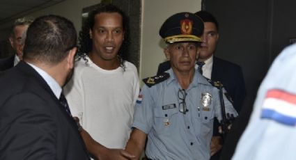 Ronaldinho queda arrestado en Paraguay por usar pasaporte falso