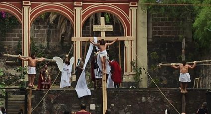 Concluye sin incidentes representación de la crucifixión en Iztapalapa