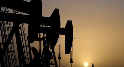 Caída en precios de petróleo, llamado a cuidar recursos naturales: AMLO