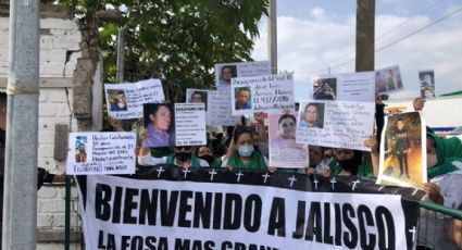 Protesta de madres de desaparecidos enmarca visita de AMLO a Guadalajara