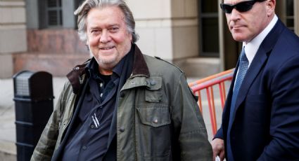 Jueza libera a Steve Bannon pero le revoca el pasaporte para evitar fuga de EU